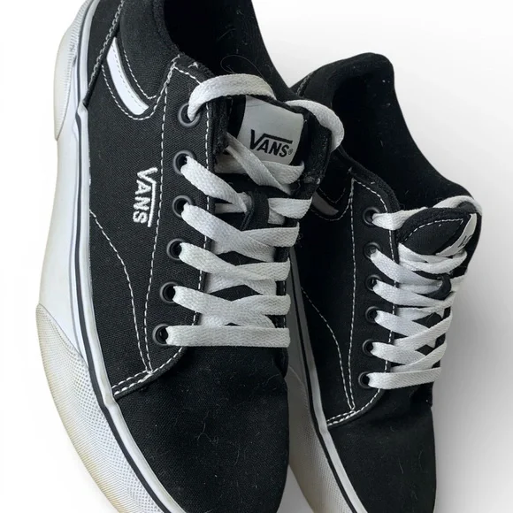 Vans Men's Black and White Sneakers